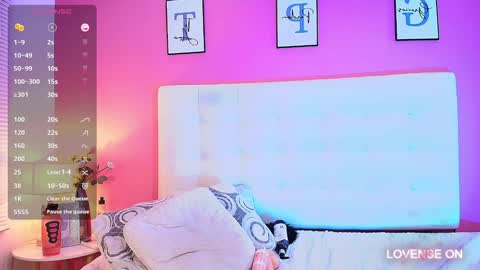 Valkiria moore  online show from 23, 12, 2024