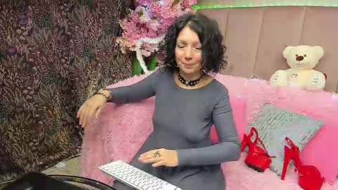 Snapshot of valleriwind chatting on 7, 1, 2025 ValleriWind online show from 7, 1, 2025