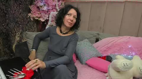 Snapshot of valleriwind chatting on 8, 1, 2025 ValleriWind online show from 8, 1, 2025