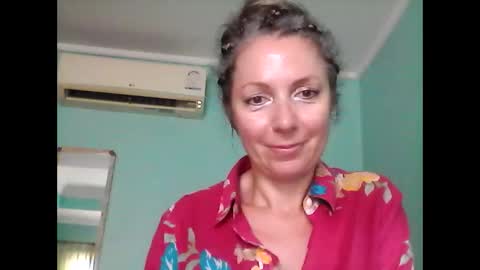 Snapshot of valleriwind chatting on 3, 2, 2025 ValleriWind online show from 3, 2, 2025