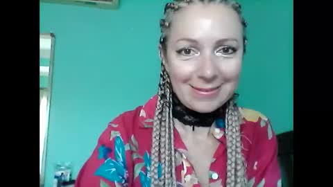 Snapshot of valleriwind chatting on 10, 2, 2025 ValleriWind online show from 10, 2, 2025