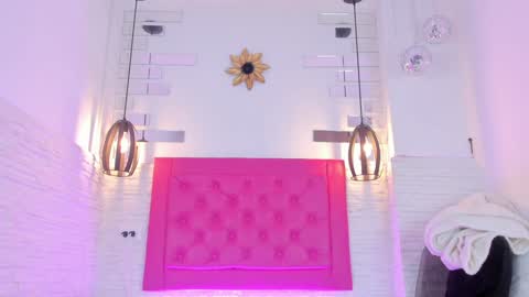 Snapshot of valloletsamar chatting on 4, 2, 2025 Vallolet Peach online show from 4, 2, 2025