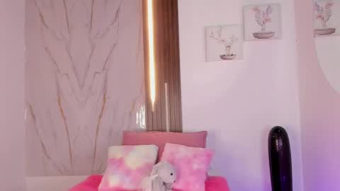 Snapshot of valloletsamar chatting on 28, 9, 2025 Vallolet Peach online show from 28, 9, 2025