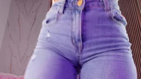 Snapshot of valloletsamar chatting on 17, 10, 2025 Vallolet Peach online show from 17, 10, 2025