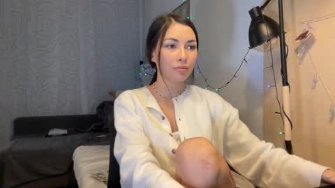 Little Devil online show from 8, 2, 2025