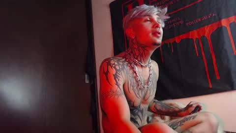 david guzman i model independenthelp me with a thumbs up online show from 11, 2, 2025