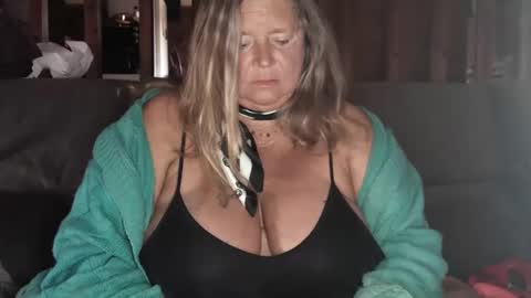 vampwoman online show from 3, 1, 2025