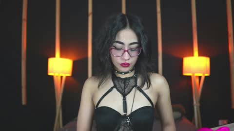 vampy_dolll online show from 15, 1, 2025