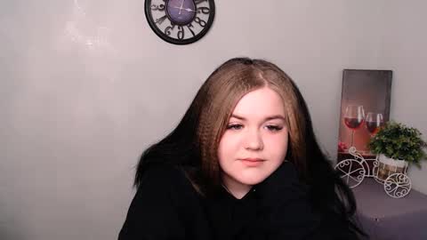 Snapshot of vandaray_ chatting on 7, 3, 2025 Vanda online show from 7, 3, 2025