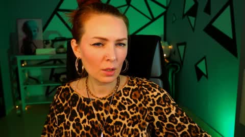 Vanda online show from 8, 12, 2024