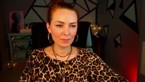 Vanda online show from 8, 12, 2024