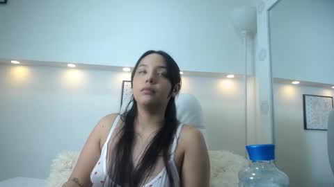Snapshot of vanesa_velle chatting on 19, 9, 2025 vanesa_velle online show from 19, 9, 2025