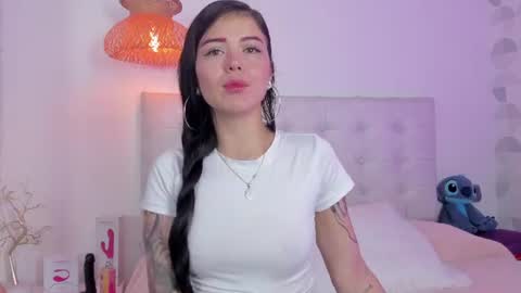 Snapshot of vanessa_cruz_18 chatting on 8, 7, 2026 Vane online show from 8, 7, 2026