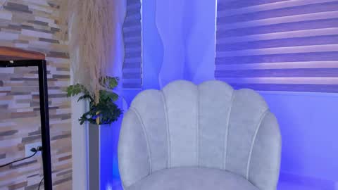 Vanessa Novvoa online show from 13, 2, 2025