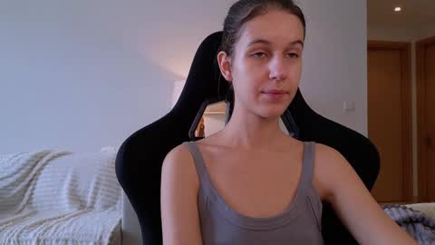 Snapshot of vanessabayer chatting on 4, 1, 2025 vanessa online show from 4, 1, 2025