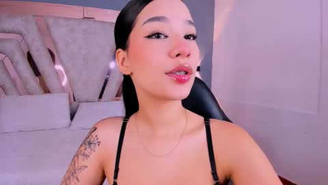 Snapshot of vanessaduval chatting on 20, 12, 2025 vanessaduval online show from 20, 12, 2025
