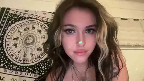 vanessaluvs2play online show from 4, 11, 2025