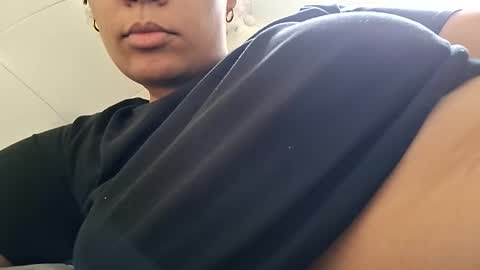 Snapshot of vanessareign chatting on 16, 2, 2026 vanessareign online show from 16, 2, 2026