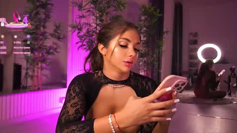 Vanessa Simon online show from 2, 3, 2025