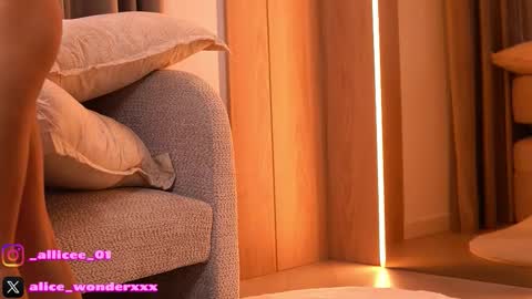 Vanessa Simon online show from 26, 3, 2026