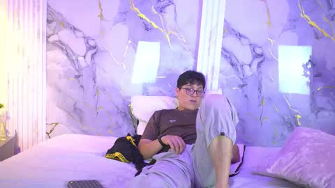 vanilla_hot_ online show from 12, 10, 2025