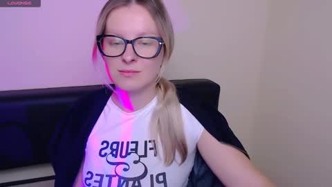 Mia online show from 14, 10, 2025