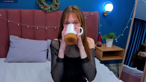 Snapshot of vanillakelly chatting on 23, 12, 2024 Sofia online show from 23, 12, 2024