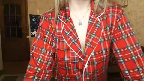 Snapshot of vanillamuffin chatting on 19, 2, 2025 VanillaMuffin online show from 19, 2, 2025