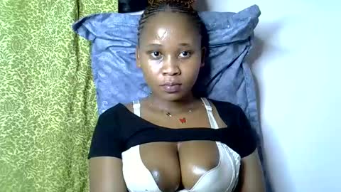 Snapshot of vanillavenus chatting on 1, 11, 2025 vanillavenus online show from 1, 11, 2025