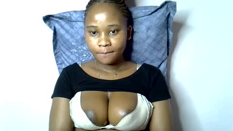 Snapshot of vanillavenus chatting on 2, 11, 2025 vanillavenus online show from 2, 11, 2025