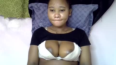 Snapshot of vanillavenus chatting on 26, 11, 2025 vanillavenus online show from 26, 11, 2025