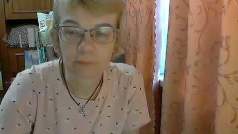 Snapshot of vanillaxcreamy chatting on 6, 3, 2025 Vanillaxcreamy online show from 6, 3, 2025