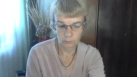 Snapshot of vanillaxcreamy chatting on 15, 10, 2025 Vanillaxcreamy online show from 15, 10, 2025
