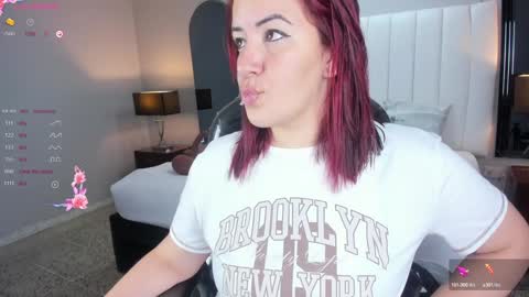 Snapshot of vanitysex chatting on 7, 1, 2025 Karine online show from 7, 1, 2025