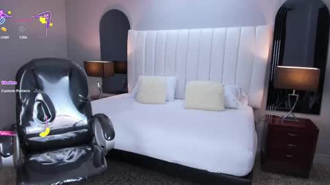 Snapshot of vanitysex chatting on 20, 10, 2025 Karine online show from 20, 10, 2025