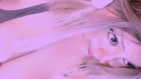 Snapshot of vanne_amet chatting on 12, 7, 2026 free follow me online show from 12, 7, 2026