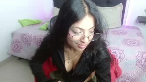 Snapshot of vannesweet_ chatting on 4, 6, 2026 vane online show from 4, 6, 2026