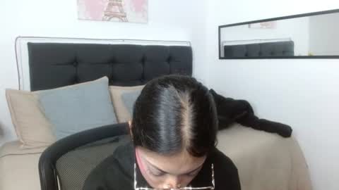 Snapshot of vannesweet_ chatting on 5, 7, 2026 vane online show from 5, 7, 2026