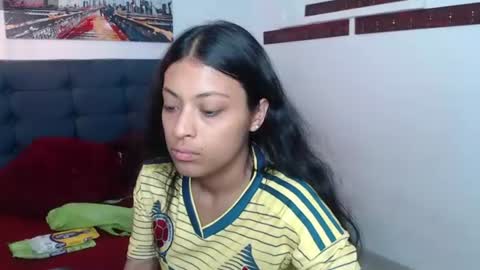 Snapshot of vannesweet_ chatting on 7, 7, 2026 vane online show from 7, 7, 2026