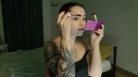 Snapshot of vaolietkat chatting on 21, 10, 2025 vaolietkat online show from 21, 10, 2025