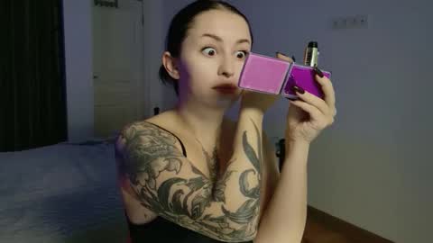 Snapshot of vaolietkat chatting on 25, 11, 2025 vaolietkat online show from 25, 11, 2025