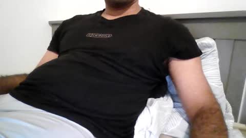 Snapshot of varghese28 chatting on 20, 11, 2025 kerala mallu boy online show from 20, 11, 2025