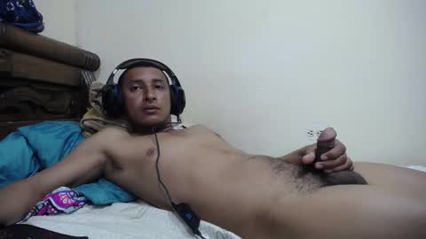 Snapshot of varmico chatting on 26, 11, 2025 Harold online show from 26, 11, 2025