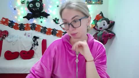 Snapshot of vasilisasii chatting on 20, 10, 2025 Vasilisa online show from 20, 10, 2025
