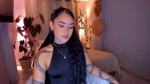 Snapshot of vayolett_bass chatting on 24, 6, 2026 Vayolett Bass online show from 24, 6, 2026