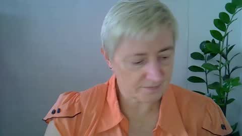 Snapshot of vea_motty chatting on 2, 11, 2025 vea_motty online show from 2, 11, 2025