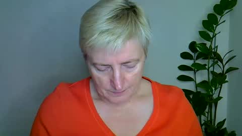 Snapshot of vea_motty chatting on 4, 11, 2025 vea_motty online show from 4, 11, 2025