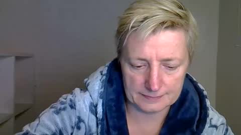 Snapshot of vea_motty chatting on 10, 11, 2025 vea_motty online show from 10, 11, 2025