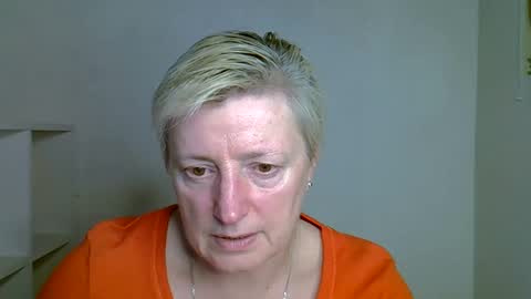 Snapshot of vea_motty chatting on 11, 11, 2025 vea_motty online show from 11, 11, 2025