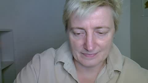 Snapshot of vea_motty chatting on 13, 11, 2025 vea_motty online show from 13, 11, 2025